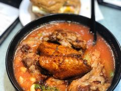 番茄浓汤鸡翅猪扒通粉-华嫂冰室(尖沙咀店)