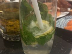 -东方红海鲜百汇(国际大厦店)