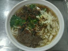 -花溪王记牛肉粉(四季花溪商场店)