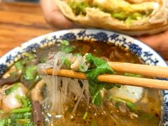 -叶新小吃店(来凤小区总店)