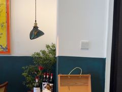 -Mark&Mars Restaurant