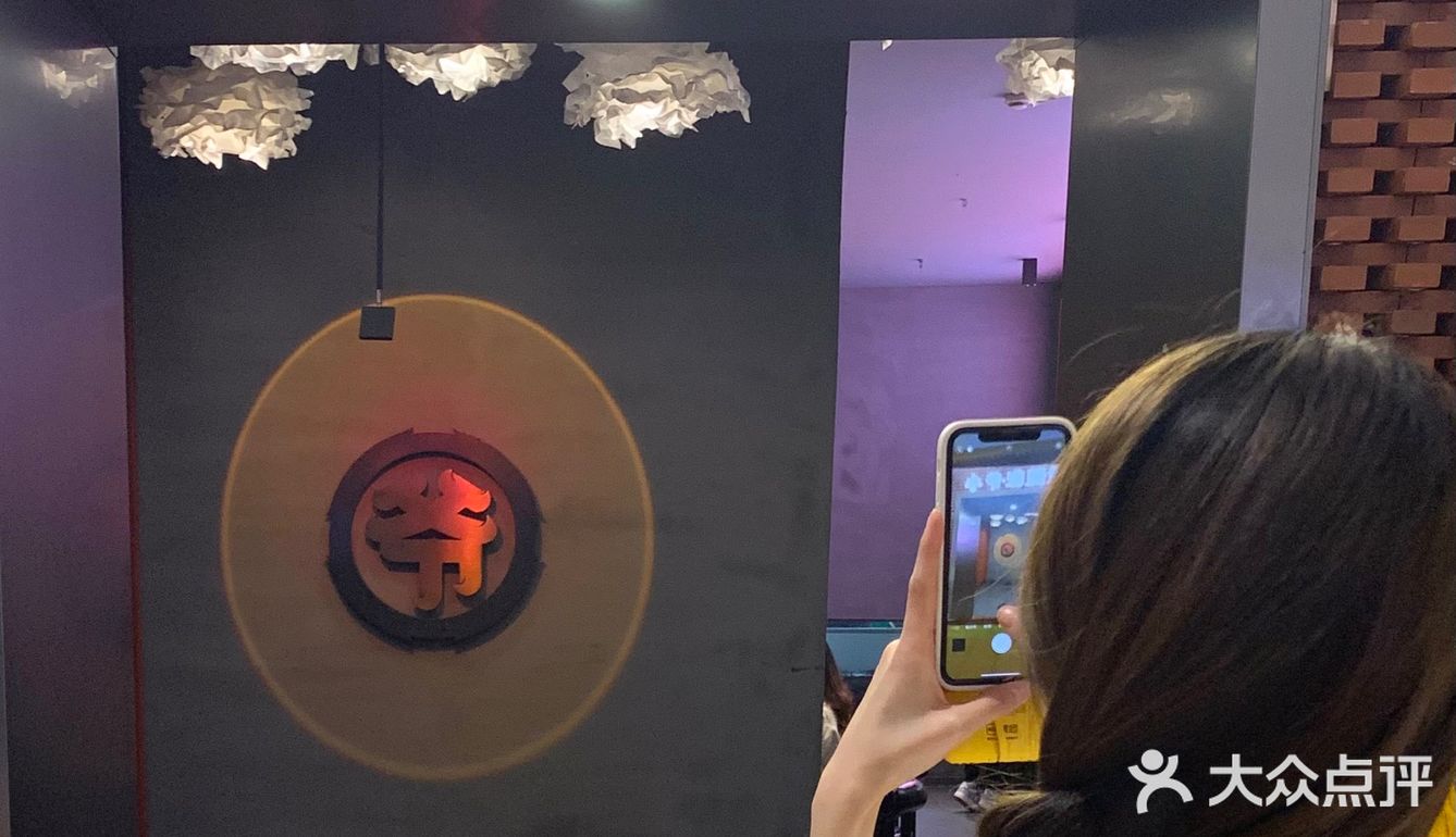 服务员端上来的时候我就没惹不住先吃了一块