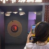 服务员端上来的时候我就没惹不住先吃了一块