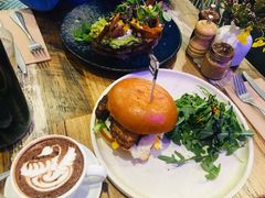 -FLOVIE FLORIST CAFE