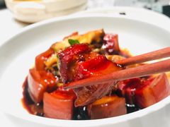 秘制红烧肉配鲍鱼-宴昆山·私房菜(春晖店)