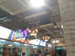 大堂-巴四老城区炭火蛙锅(张江店)