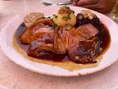 Krustenbraten-Braugasthof Irseer Klosterbrau