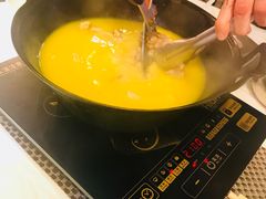 浓厚原只鸡煲花胶汤-鲜入围煮花胶鸡海鲜火锅