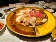 芝士锅底-猪啊牛呀羊啊铜盘烤肉(正大广场店)