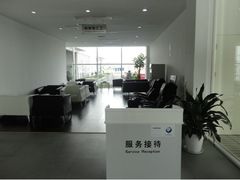 -上海宝宁宝马4S店