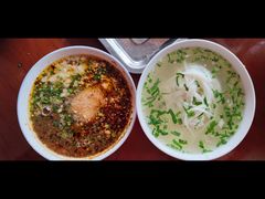 -巍山𤆵肉饵丝