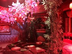 -暴风岛沉浸式体验馆(百联世纪店)