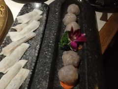 干贝咸蛋黄虾滑-哥老官重庆美蛙鱼头(西湖银泰十一哥店)