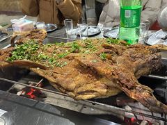 -赵二娃烤全羊