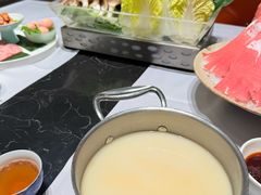 -红鼎豆捞·非遗鲍皇汤火锅(宝丰路店)