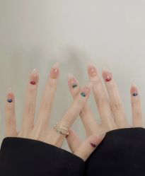 -桃色美甲沙龙