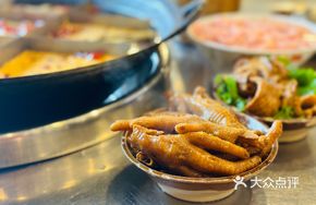 Spicy Braised Chicken Feet