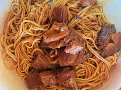 红烧牛肉面-金杨拉面王小吃面馆·牛三宝面·红烧牛肉粉