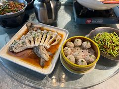 -莲餐厅·湖北菜·潜江小龙虾店(愚园路店)