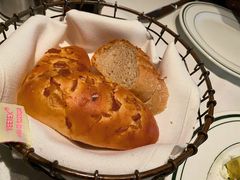 餐前包-Wolfgang’s Steakhouse 沃夫冈牛排馆(上海白玉兰广场店)