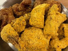 -BHC炸鸡(明洞总店)