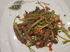 香茜野菌炒牛柳丝-稻香海鲜饭店(第一国际店)
