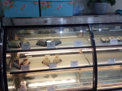 面包甜点陈列柜-丁先生蛋糕·品质鲜作(桐梓林店)