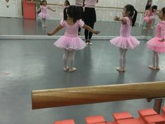 -Isee灰姑娘国际儿童艺术中心(BHGMall店)