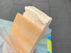 香草夹威化-詹爷爷乌节路街头冰淇淋