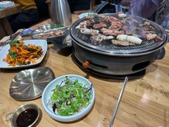 -青瓦餐厅·生鱼片·韩园烤肉(西塔店)