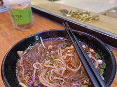 -爆炸头阿姨小四川正宗川味小吃(无任何分店)