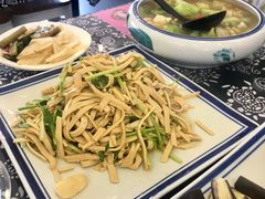 -八两八金·莱芜特色炒鸡(市南漳浦路店)