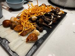 野生菌拼盘-小街猪手(团结湖店)