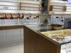 -视野联行眼镜·蔡司授权店(长白万象汇店)