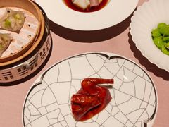 脆皮乳鸽-新荣记(南京西路店)