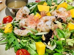 照烧鸡肉配牛油果拉法沙拉-HELLO 27 意面·沙拉·帕尼尼