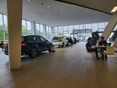 -浙江中升裕迪奥迪4S店(西溪店)