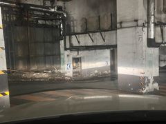 -新世界百货崇文店停车场