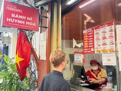 -Bánh Mì Huynh Hoa
