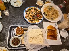-靠山屯东北农家菜(八龙桥雅苑店)
