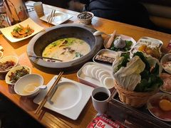 -咕嘟草帽鱼·牛奶一样的鲜鱼汤(天鹅湖万达广场店)
