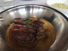 澳洲安格斯牛肉M5西冷牛排配黑胡椒汁及土豆泥-AZUR聚(香格里拉饭店)