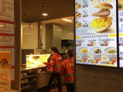 -麦当劳(莘松路芭比伦DT店)
