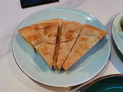 招牌滋补羊肉汤配馕饼-阿娜尔·新疆菜(宜家荟聚中心店)