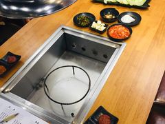-肉甲韩国木炭烤肉(新壹街1店)