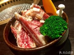 -山川小町·极番烧肉(新地假日广场店)