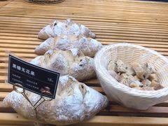-焙丽拾光(麦凯乐直营店)