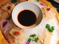 -老牌坊云南鱼豆花火锅(哈西万达店)
