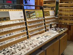 -LOOK眼镜·蔡司依视路配镜(宝山万达店)
