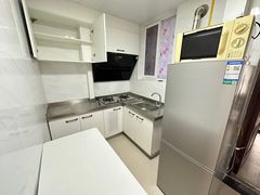 -上海游泳馆(地铁站)